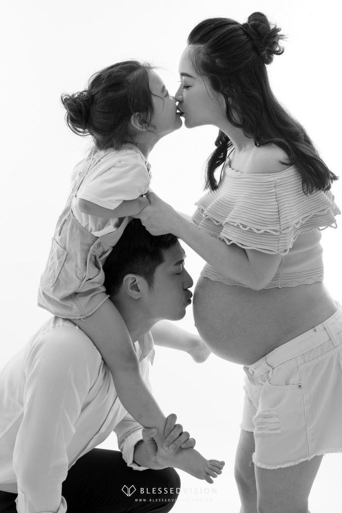 Jan Maternity Session family baby newborn portrait photography Blessed Vision 人像摄影 宝宝照 棚拍 孕妇照 中国风 墨尔本 摄影 棚拍