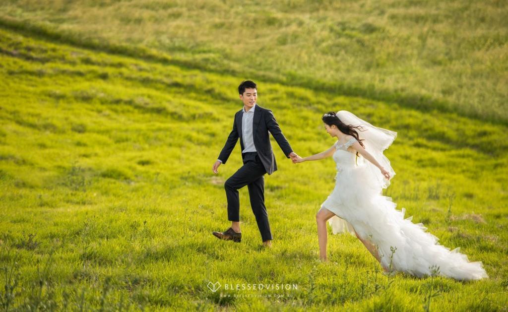 Grass hay Prewedding Wedding Photography Melbourne Sydndey Australia (16 of 16)